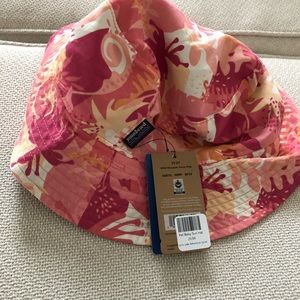 Patagonia baby sun bucket hat